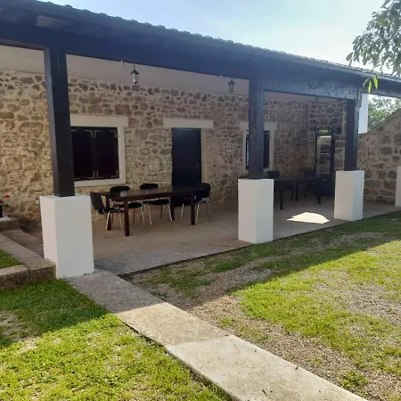 Pensjonat Kuca Za Odmor Dolovi Golubic (Zadar)