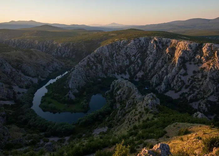 Kuca Za Odmor Dolovi * Golubic (Zadar)