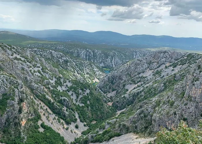 Kuca Za Odmor Dolovi Golubic (Zadar)