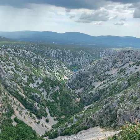 Kuca Za Odmor Dolovi Golubic (Zadar)